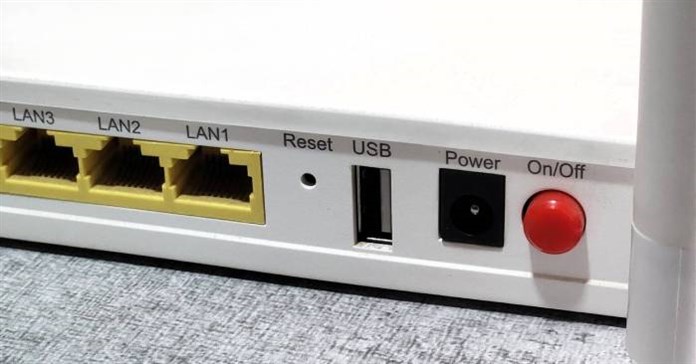 Tại sao không nên sử dụng cổng USB trên router?