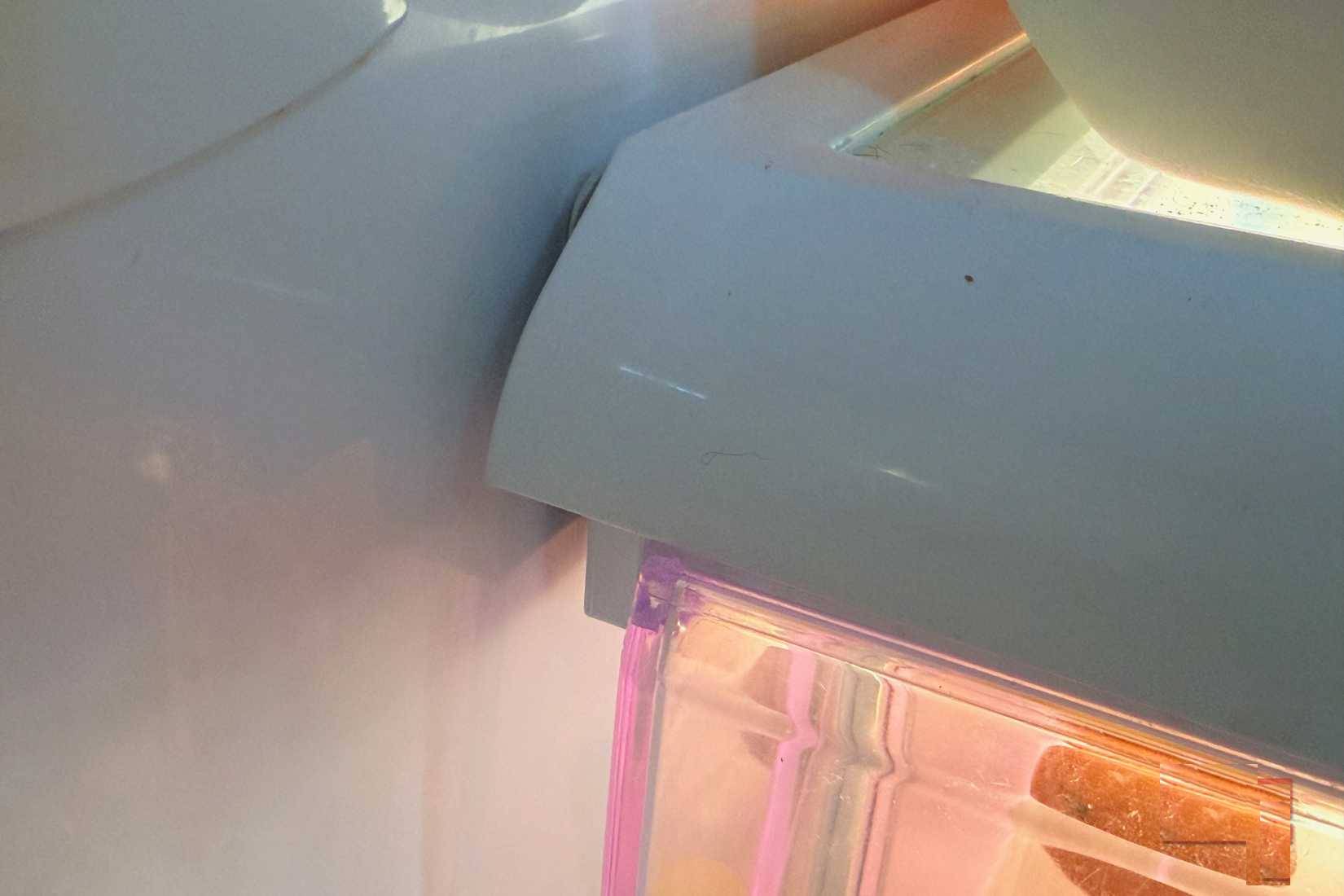 Cận cảnh các ngăn trong tủ lạnh