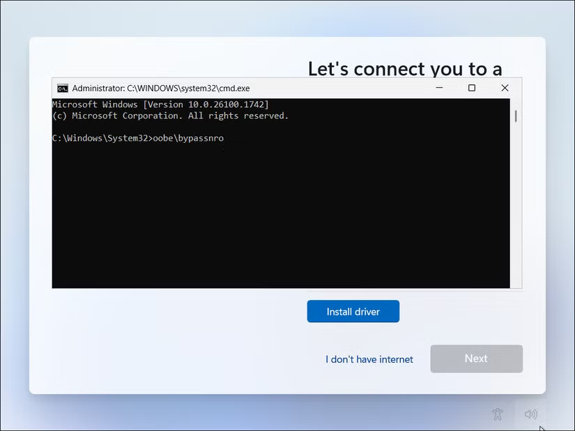 Màn hình thiết lập Windows 11 với Command Prompt đang mở