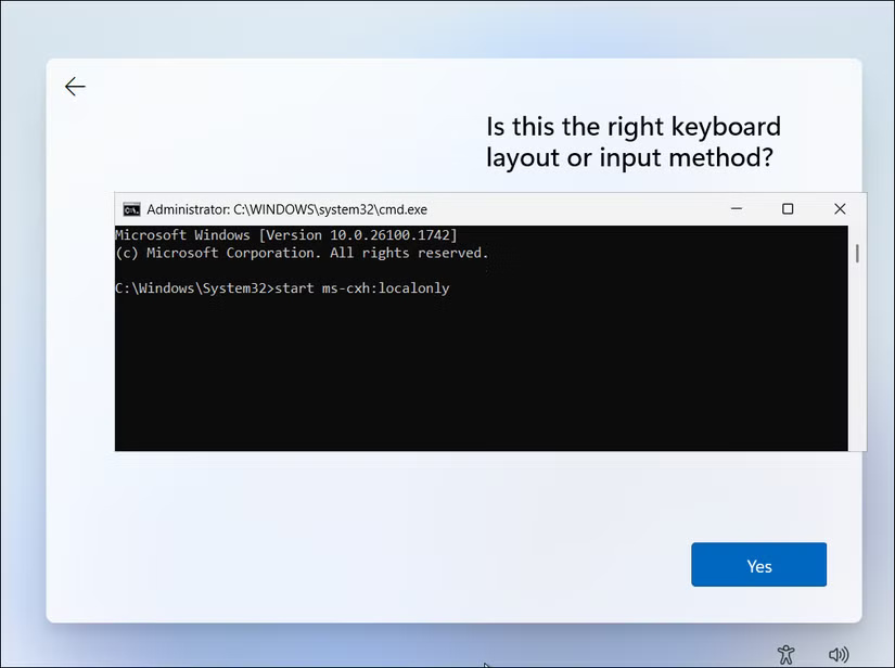 Màn hình thiết lập Windows 11 với tùy chọn chọn ngôn ngữ bàn phím và Command Prompt mở