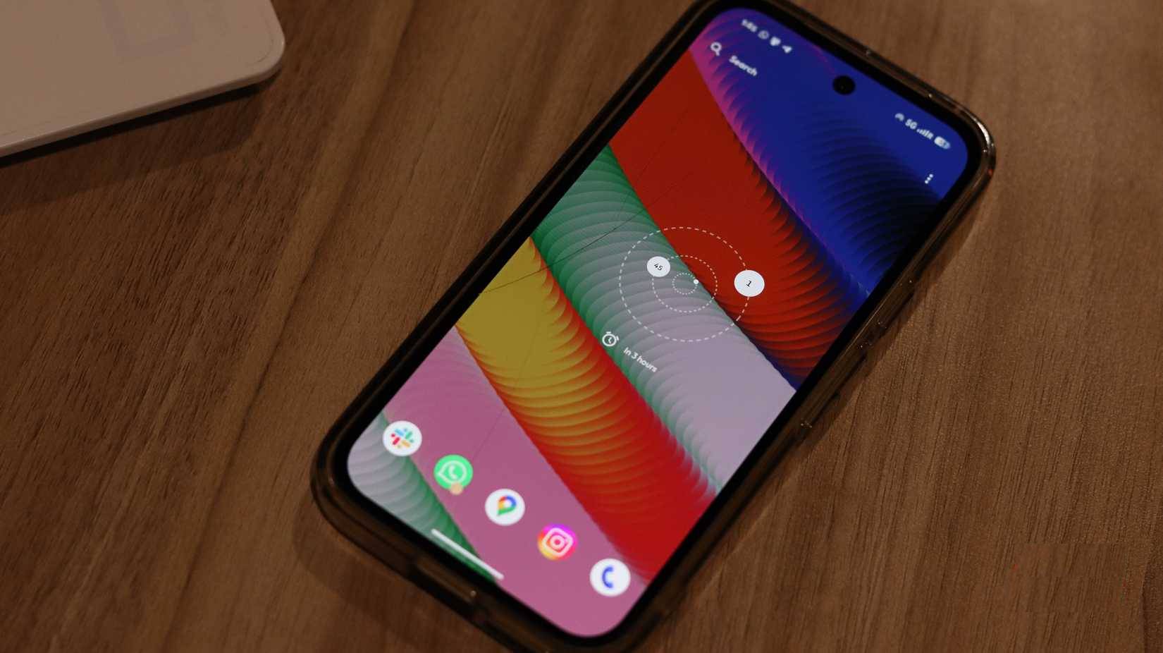 Launcher Kvaesitso chạy trên Pixel 9a