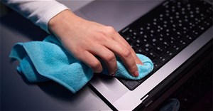 Hướng dẫn vệ sinh bàn phím laptop mà không cần tắt máy (an toàn & hiệu quả)