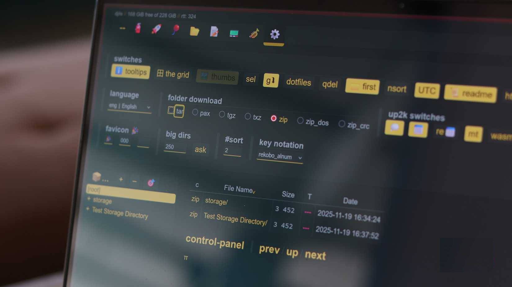 File server Android Copyparty trên trình duyệt web