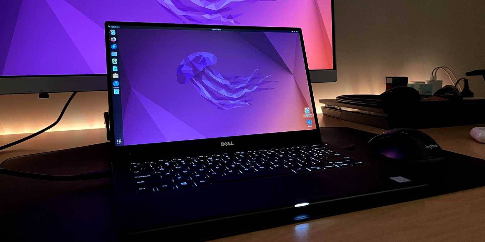 Dell XPS 13 chạy Ubuntu 