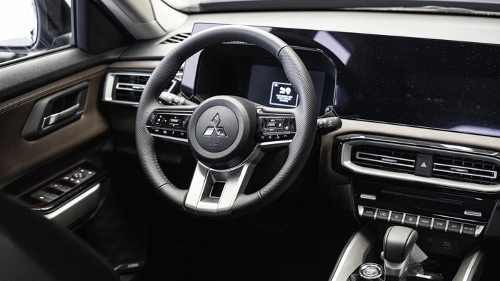 Nội ngoại thất của Mitsubishi Destinator