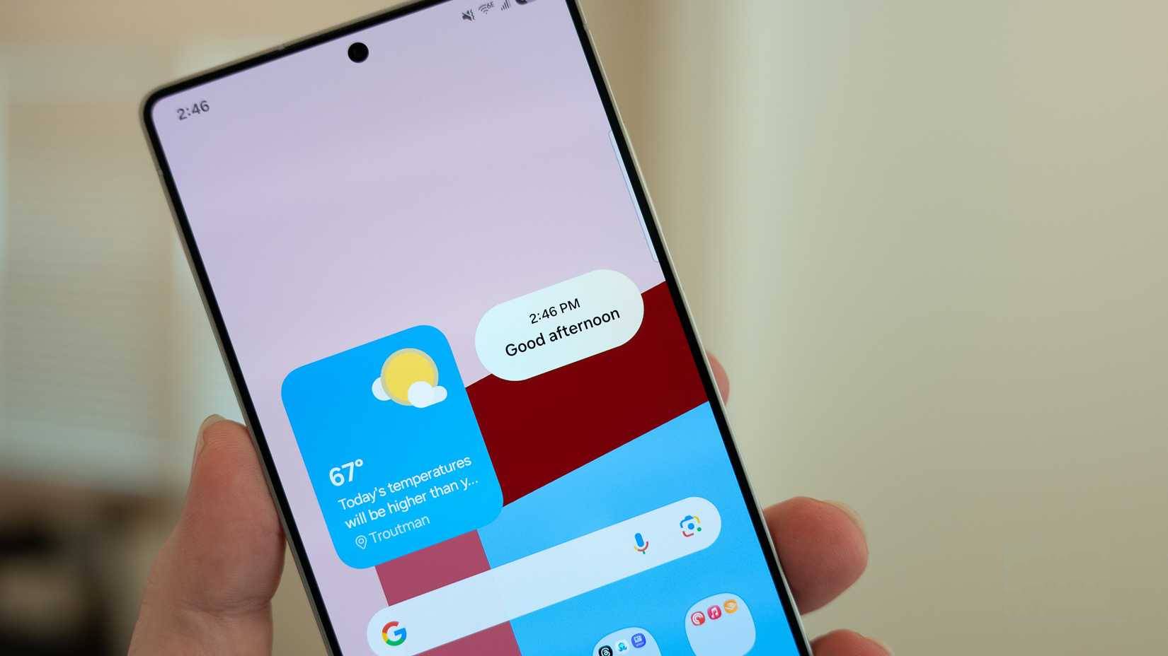 Widget Now Brief đang chạy trên Samsung Galaxy S25 Ultra