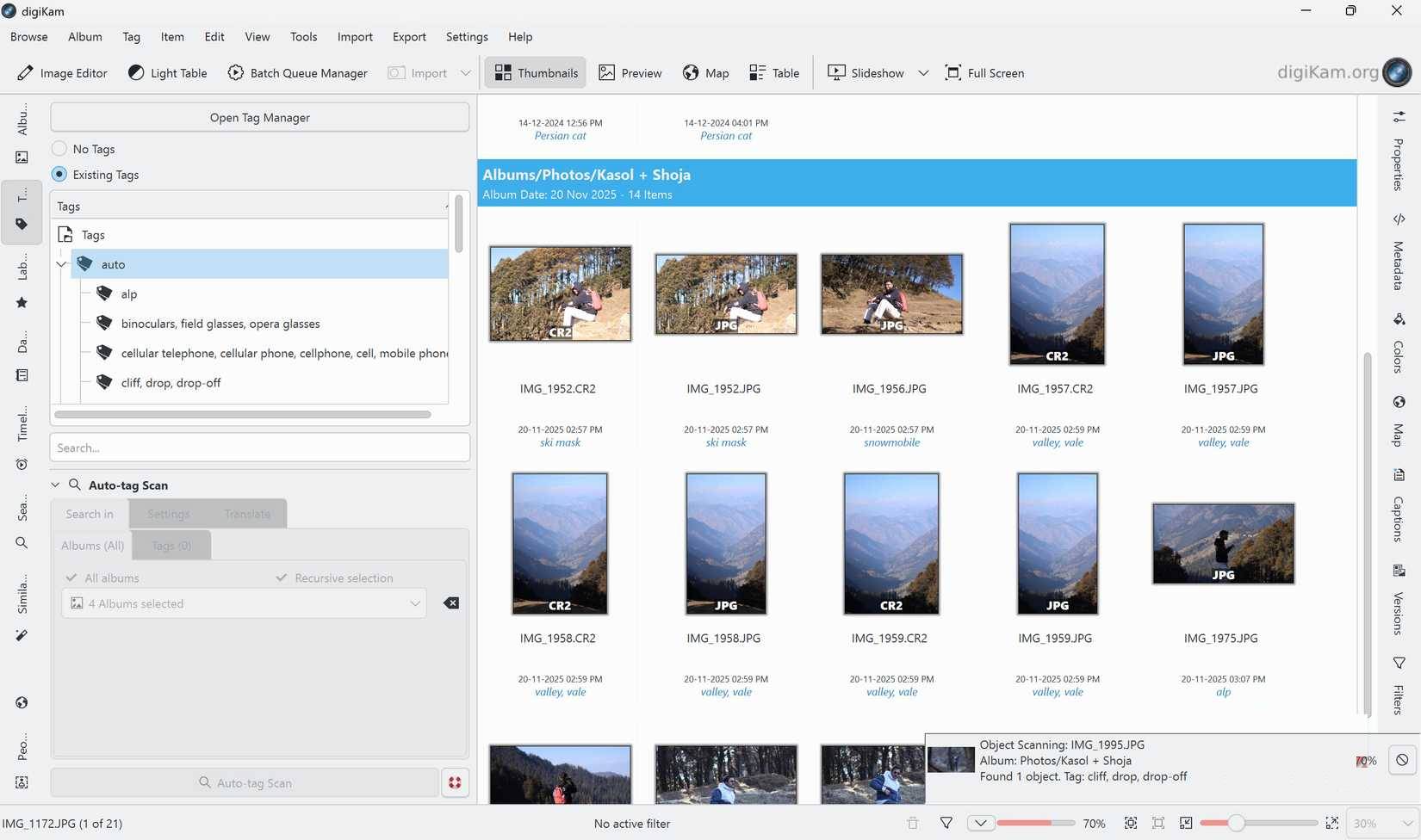 digiKam tự động quét và gắn thẻ ảnh