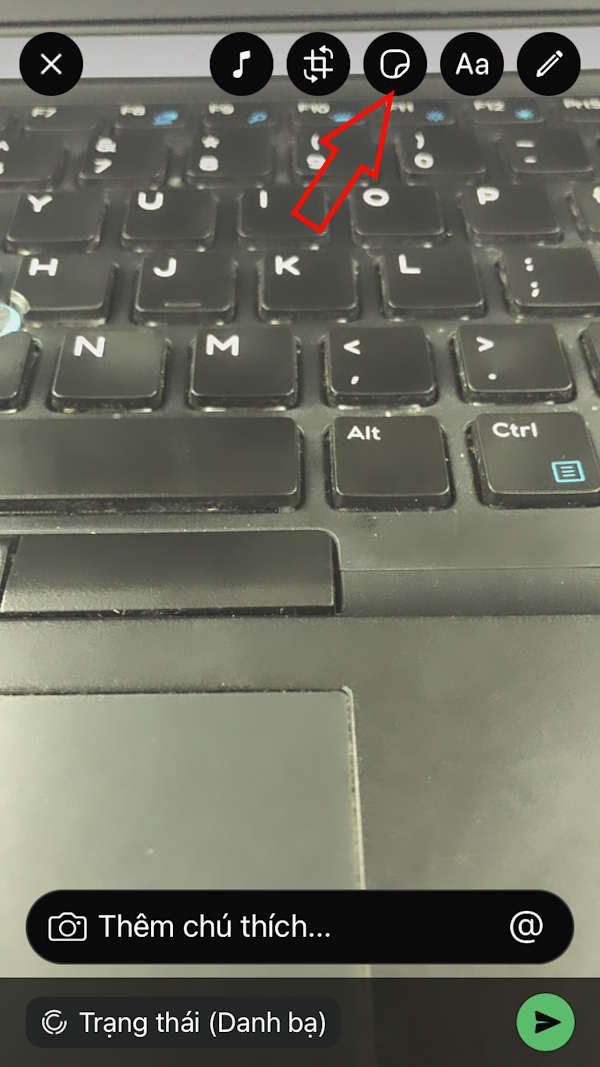 Chèn sticker vào status WhatsApp