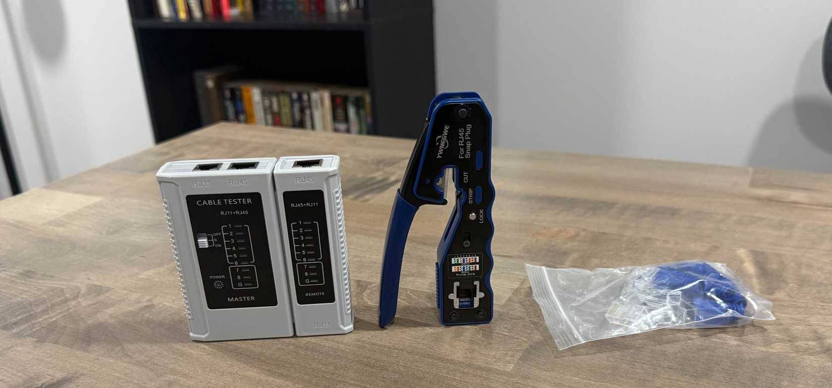 Dụng cụ uốn và kiểm tra RJ45 trên bàn