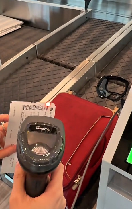 Scan thẻ lên máy bay