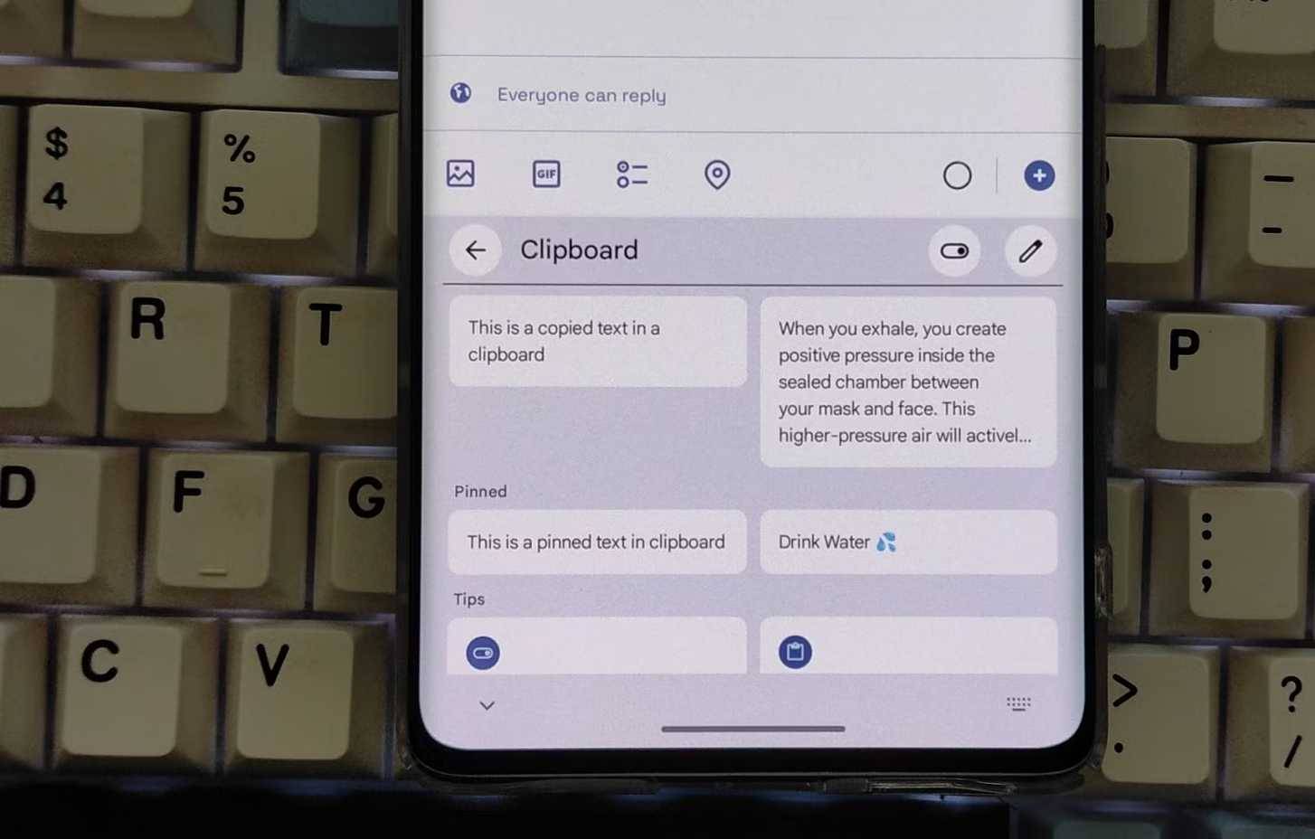 Clipboard với các mục đã ghim hiển thị trên Gboard