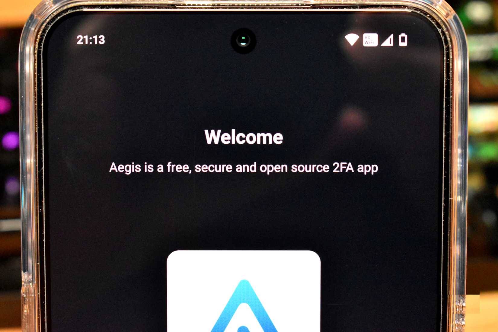 Màn hình đăng nhập ứng dụng Aegis 2FA trên điện thoại thông minh