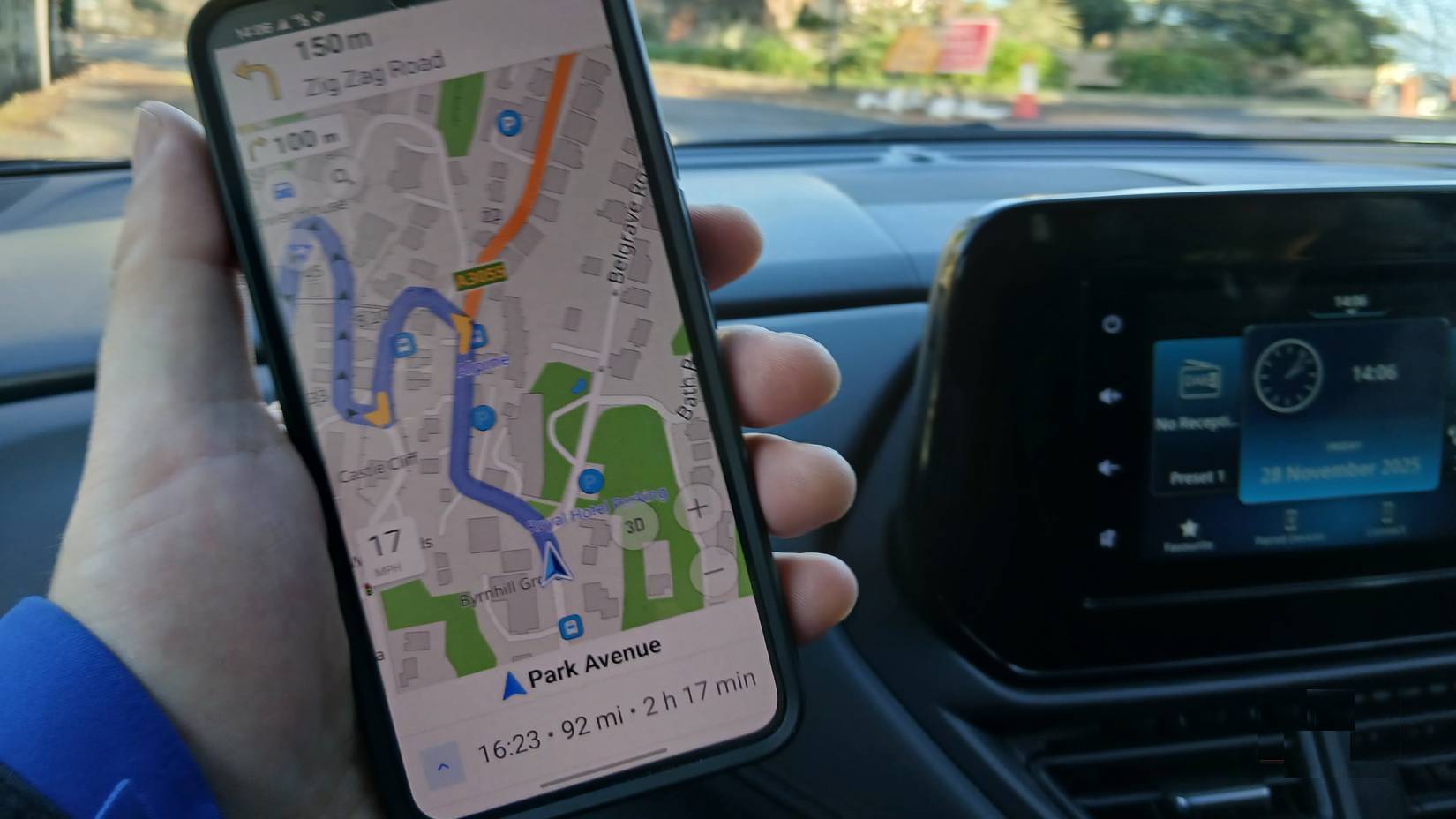 Giao diện bản đồ ngoại tuyến OsmAnd trên điện thoại di động
