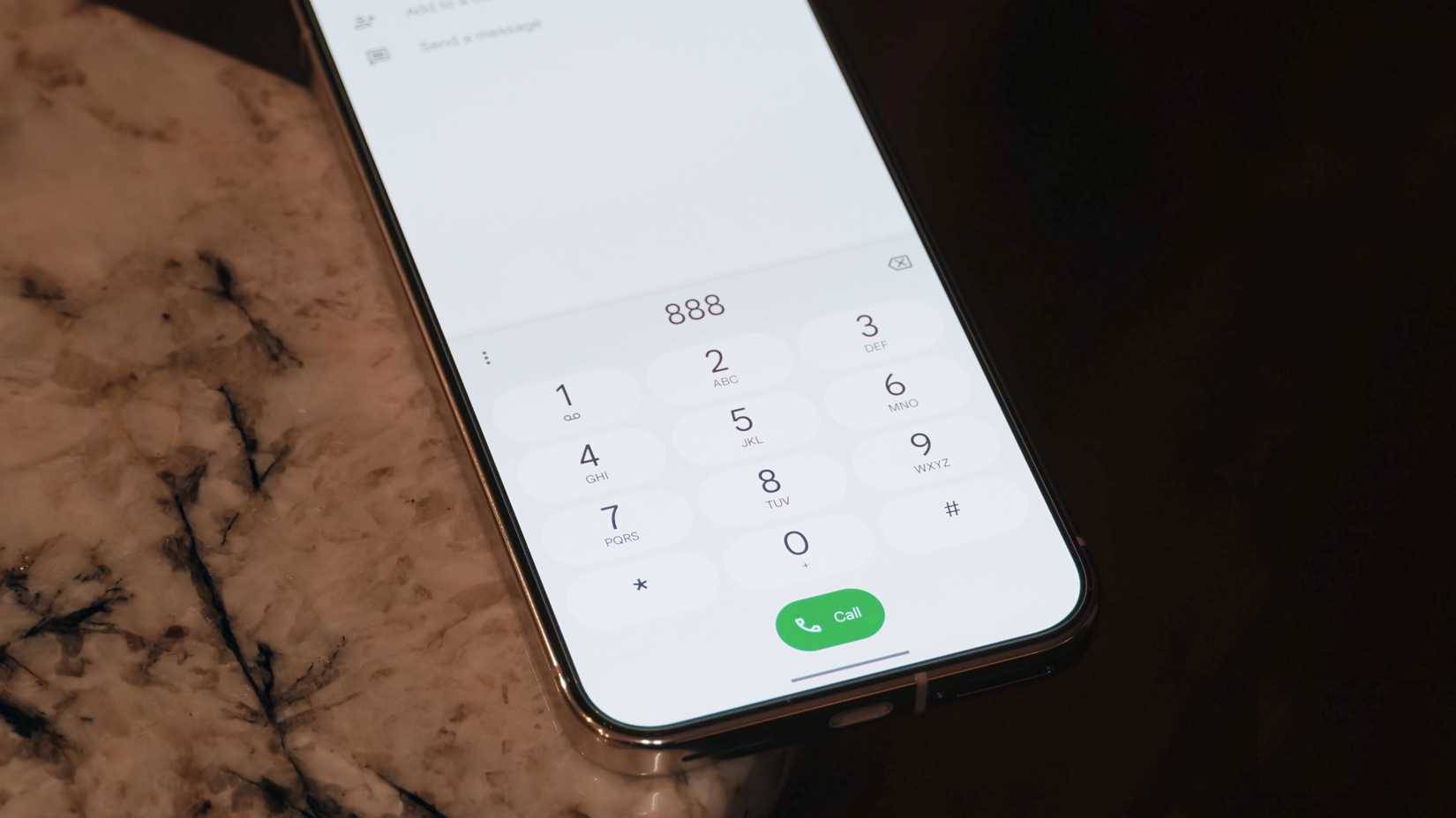 Trình quay số của ứng dụng Google Phone trên Pixel 9 Pro XL