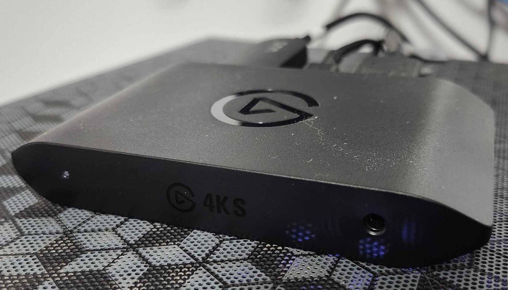 El Gato 4KS đặt trên PC