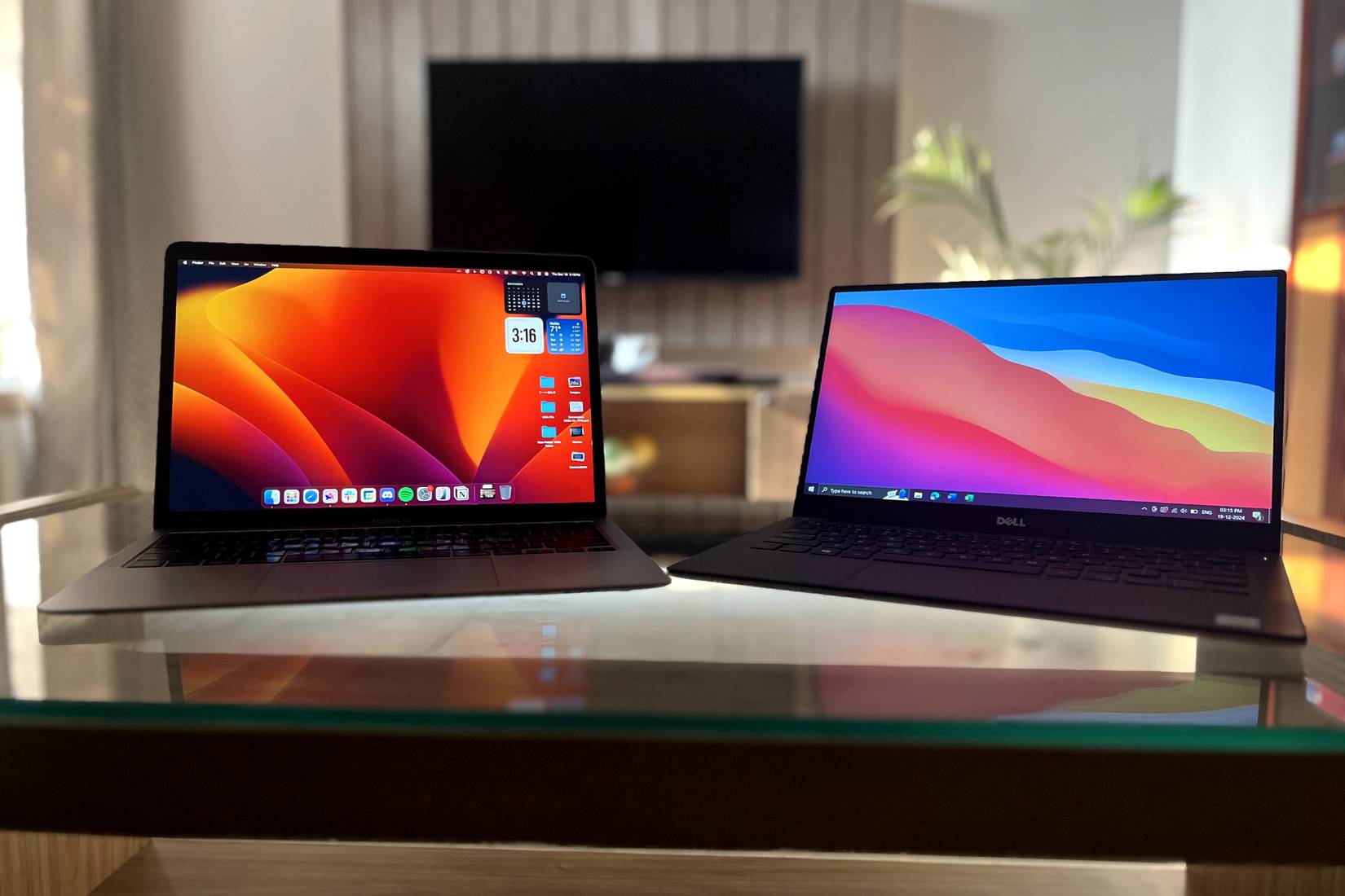 MacBook Air và Dell XPS 13 