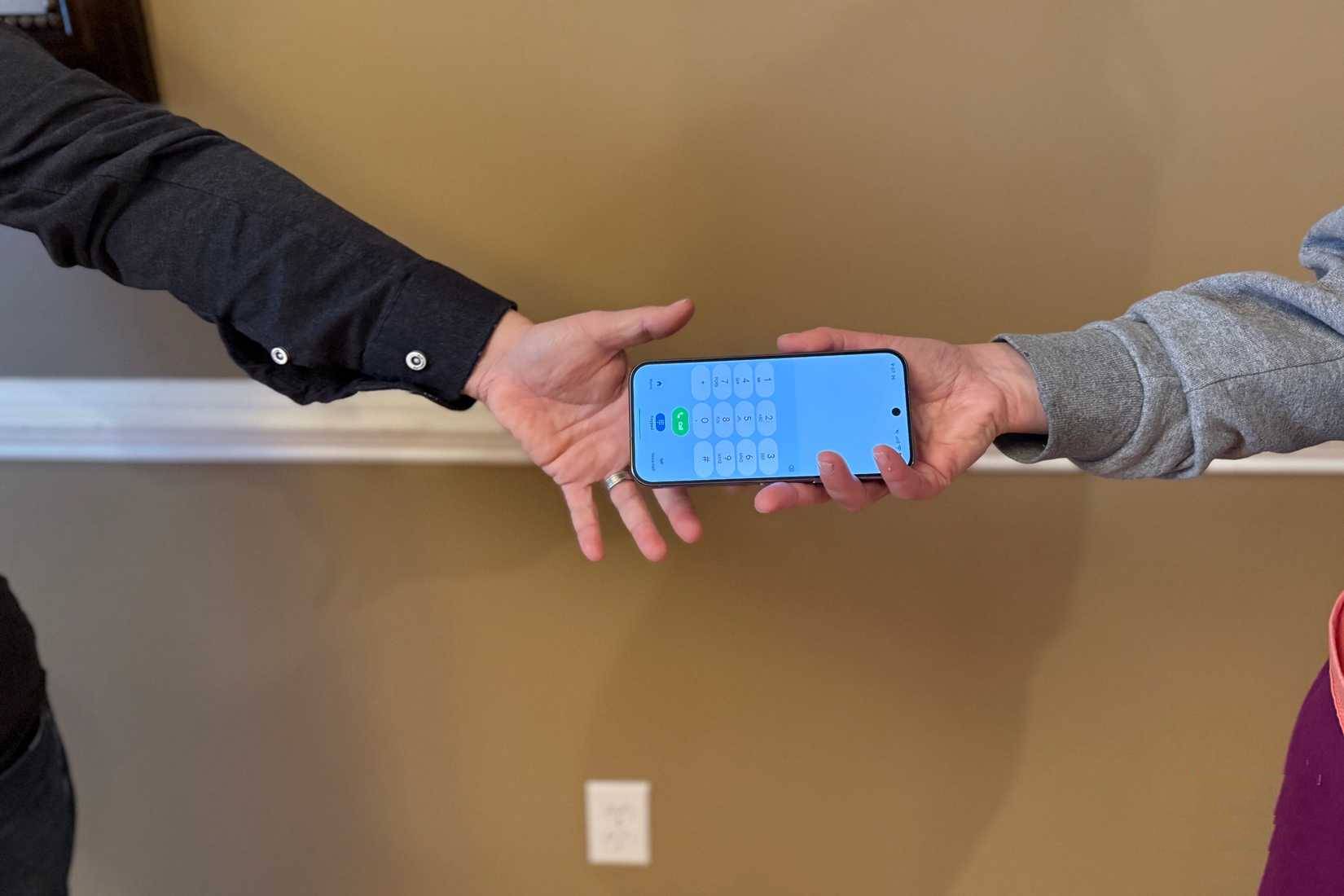 Ghim ứng dụng trên điện thoại