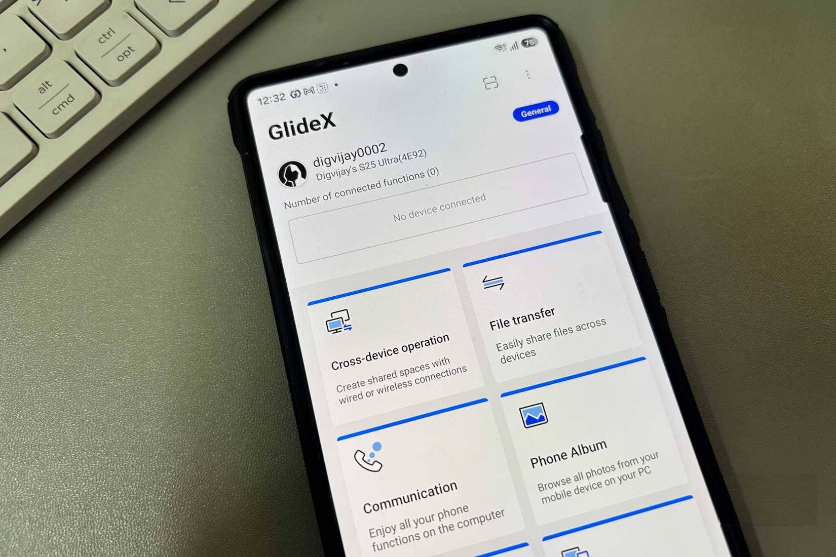 Màn hình chính ứng dụng GlideX hiển thị các tùy chọn chuyển file trên điện thoại Android