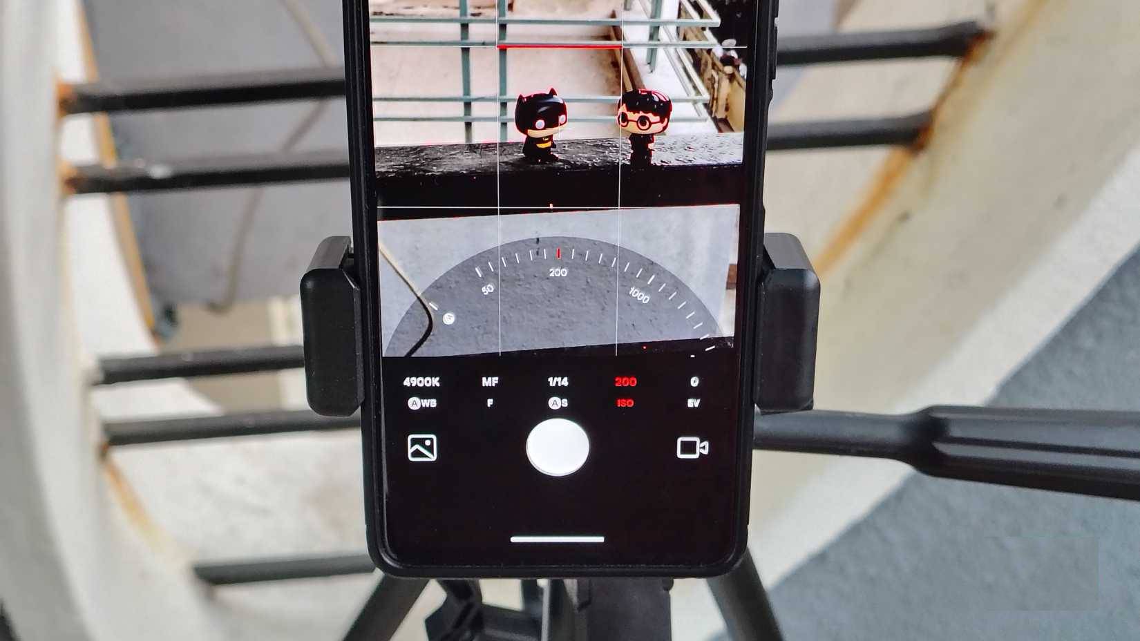 Thanh trượt ISO được đặt ở mức 200 trong chế độ Camera Pro của Android