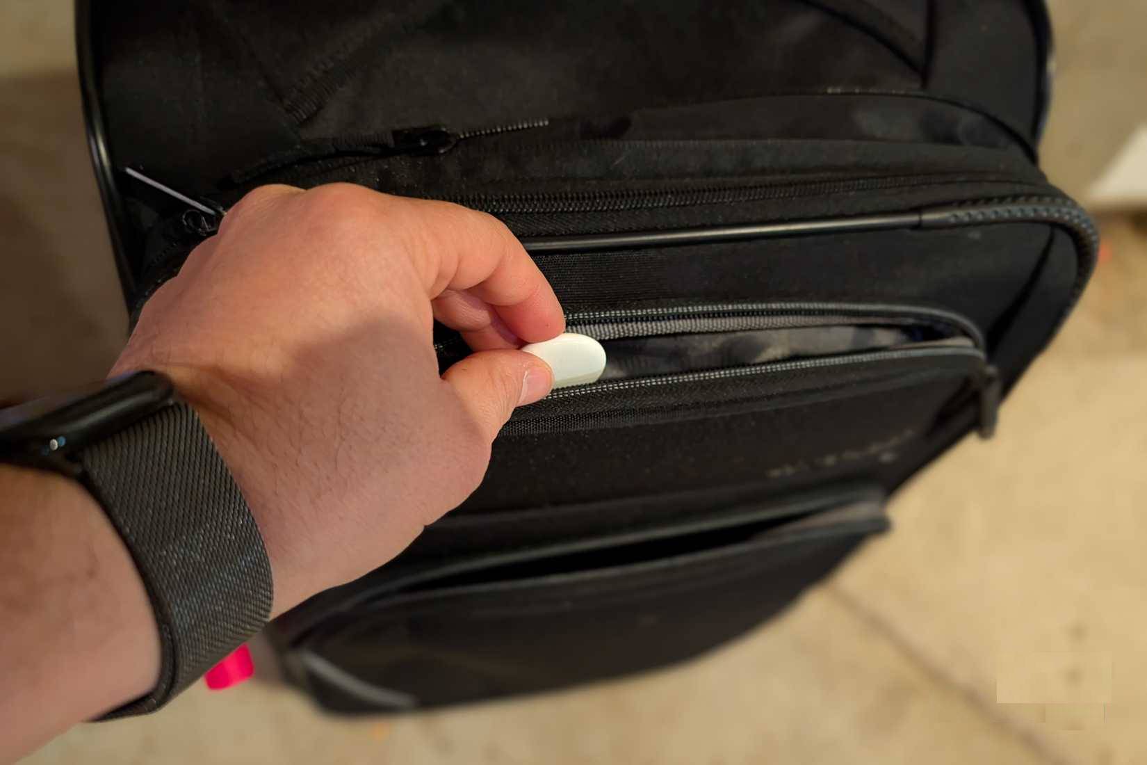 Theo dõi hành lý bằng AirTag