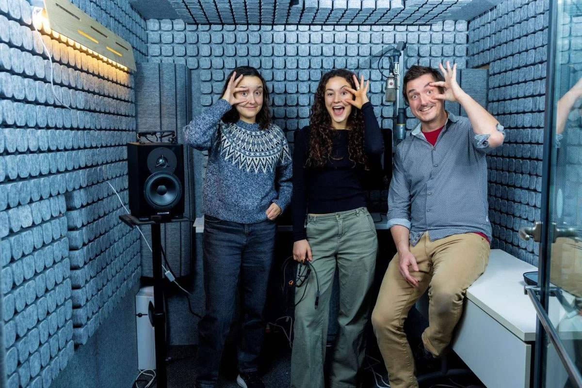 “Chúng ta không chỉ chớp mắt một cách ngẫu nhiên. Trên thực tế, chúng ta chớp mắt ít hơn một cách có hệ thống khi thông tin quan trọng được trình bày.”