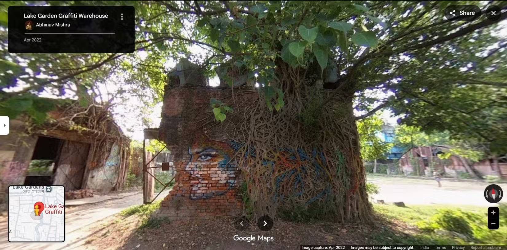 Google Street View hiển thị một bức tranh tường trên đường phố