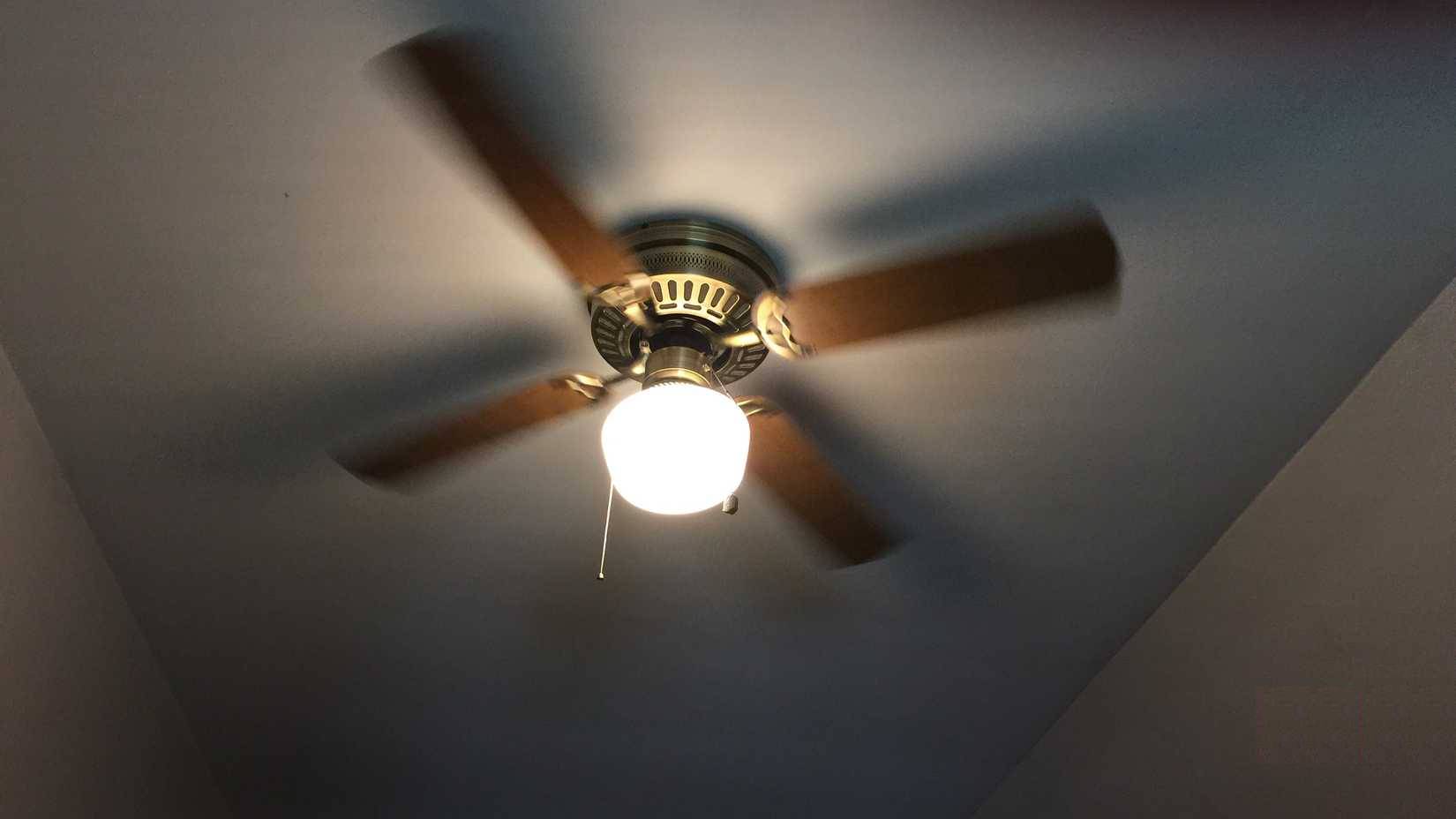 Quạt trần thông minh