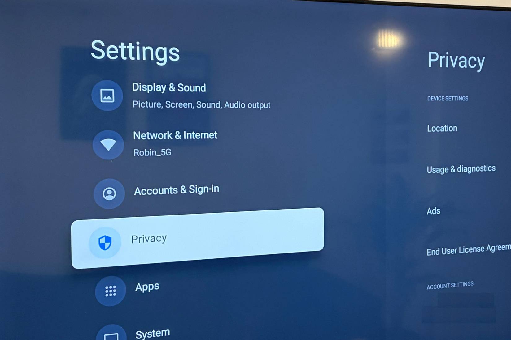 Cài đặt quyền riêng tư trên Smart TV