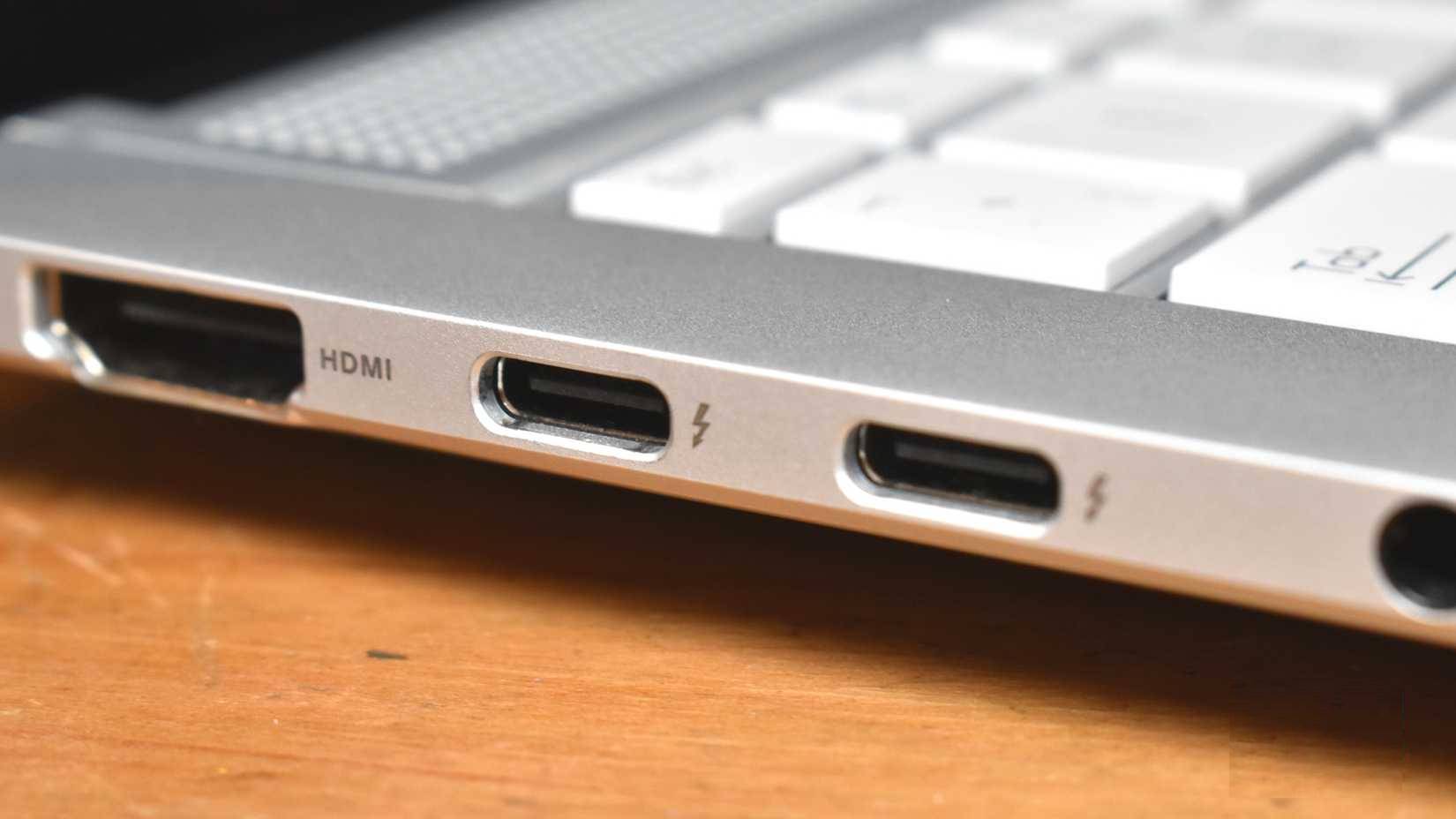 Các cổng Thunderbolt trên laptop