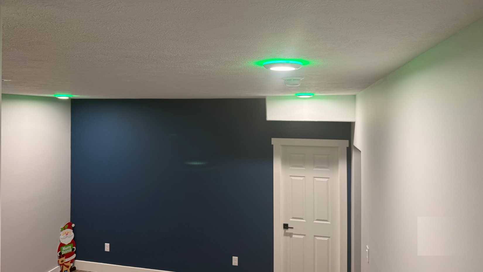 3 đèn LED xanh trắng bật sáng