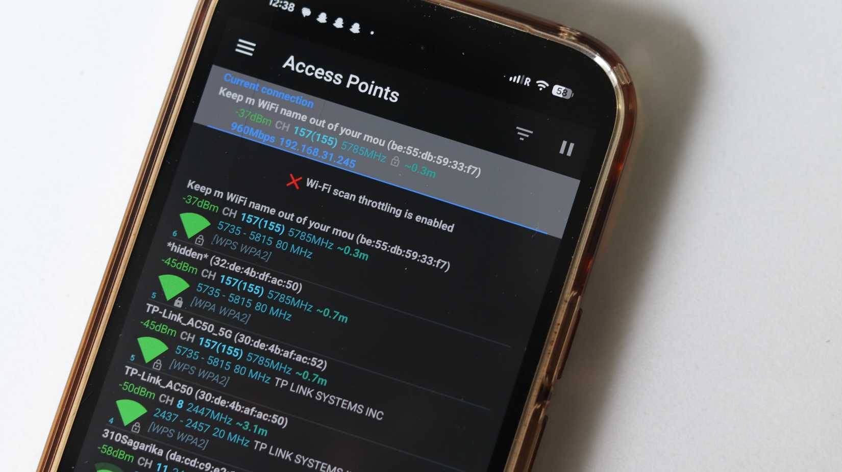 Tên điểm truy cập Wi-Fi trên ứng dụng phân tích Wi-Fi
