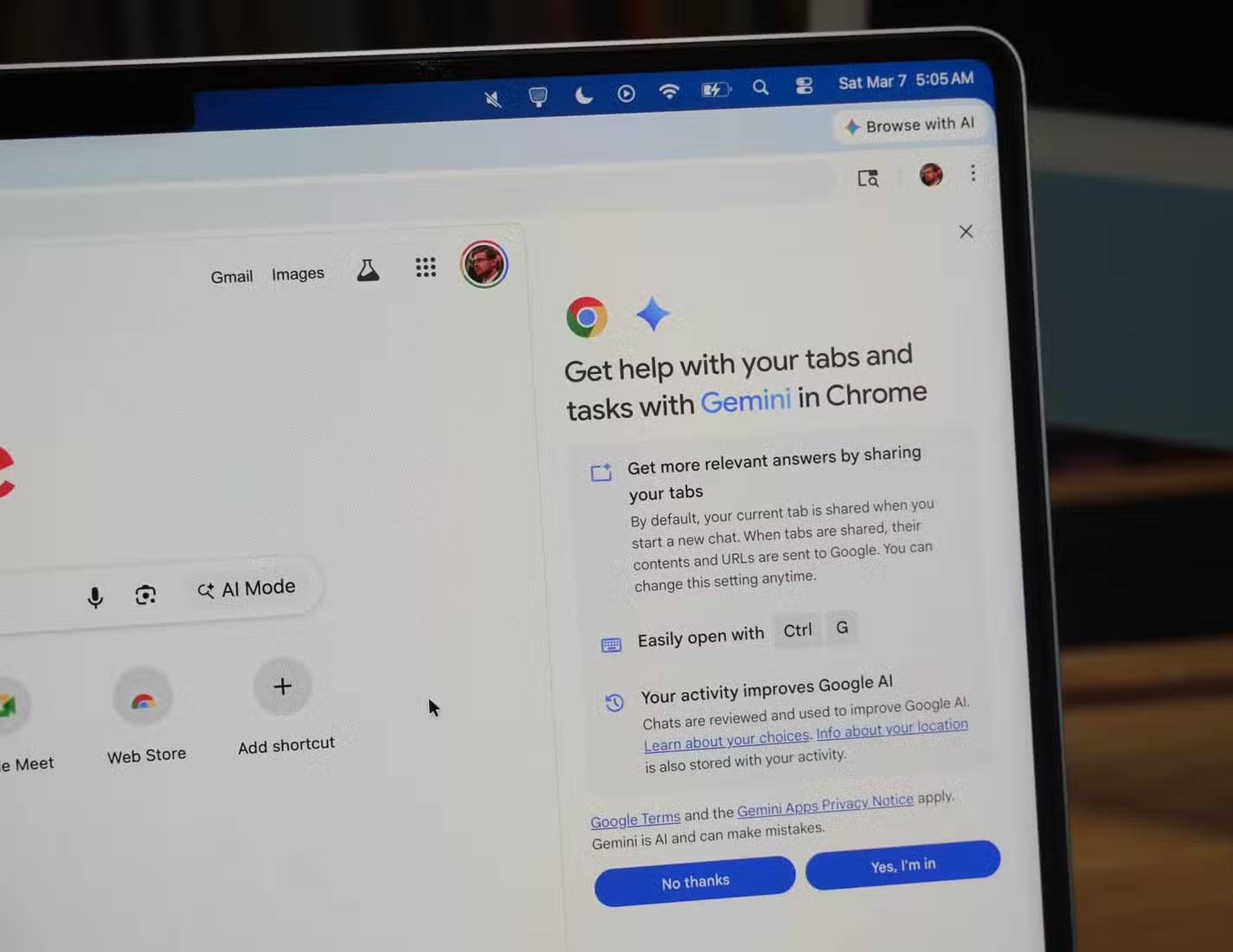 Thanh bên Gemini trong Chrome.