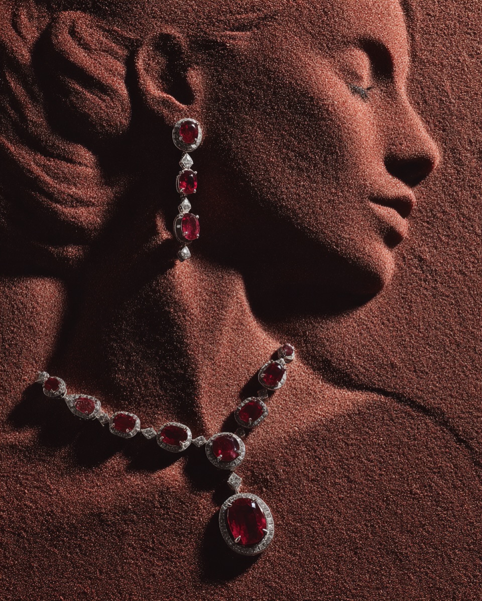 Bố cục thời trang cao cấp thanh lịch