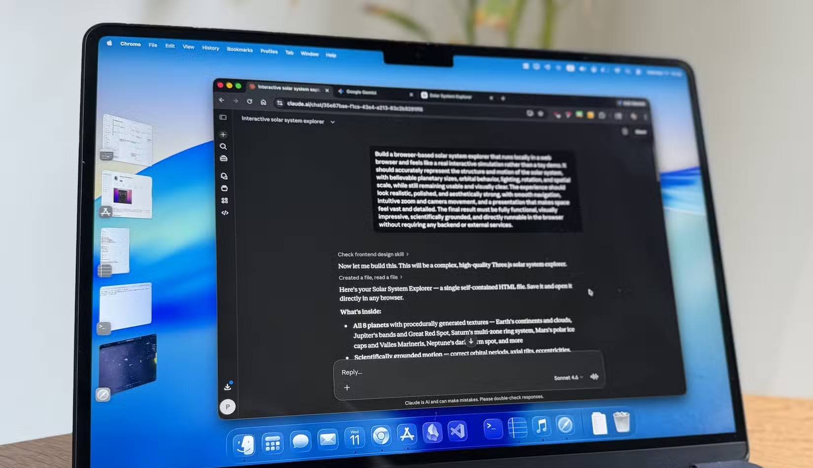 Claude được khuyến khích xây dựng một tàu thám hiểm hệ mặt trời
