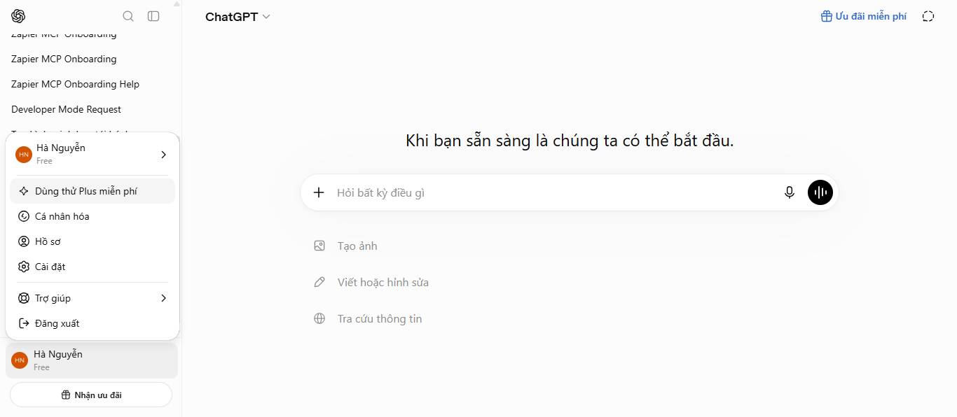Trang chủ ChatGPT với tùy chọn nâng cấp gói được đánh dấu trong bảng điều khiển bên cạnh.