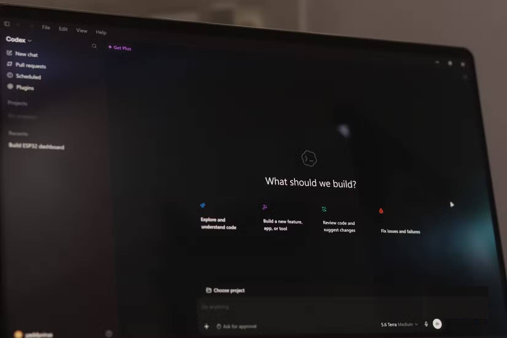 Codex đang chạy trên laptop Windows 11