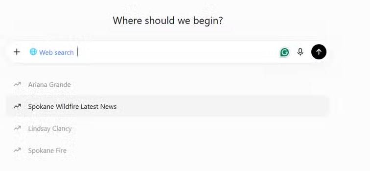 ChatGPT với tùy chọn Web search được chọn cùng các gợi ý gần đây về Alaska