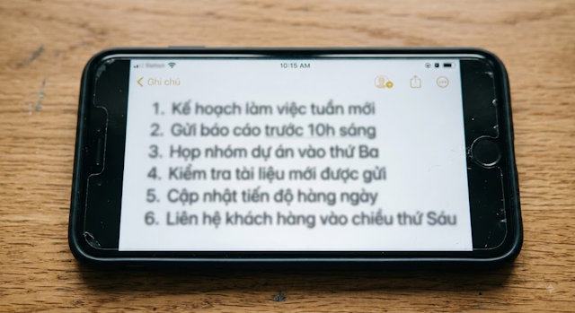 Ảnh chụp văn bản bị mờ trên Canva